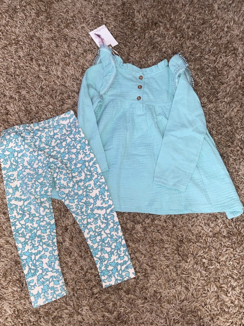 Jessica Simpson Set - Picture 2 of 4